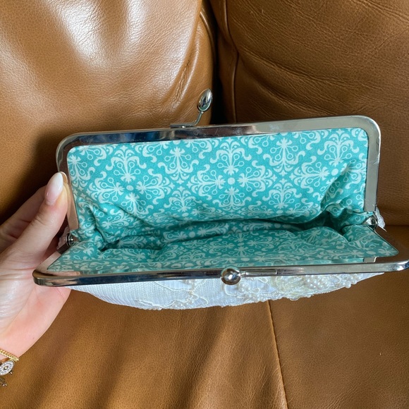 Ivory embellished clutch purse - Picture 2 of 2